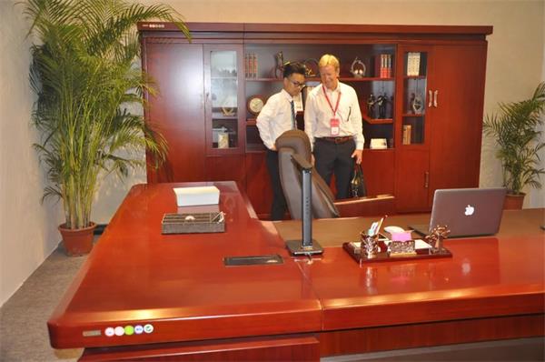 鴻業(yè)家具第43屆家博會(huì)圓滿(mǎn)成功