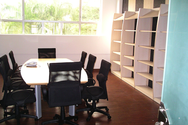 廠家直銷實木辦公家具 高檔總裁臺HY-D鴻業(yè)3號