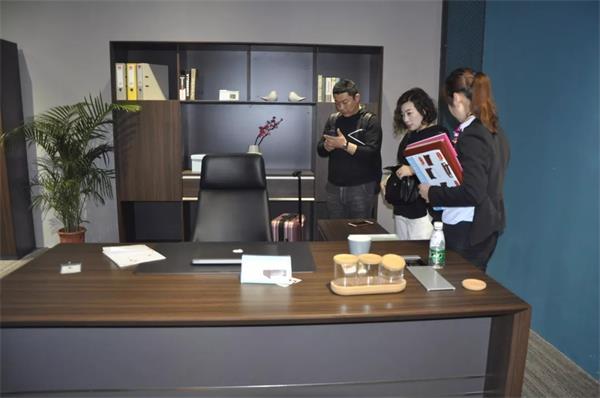 鴻業(yè)家具第43屆家博會(huì)圓滿(mǎn)成功