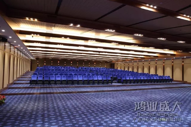 優(yōu)質(zhì)冷軋鋼模具液壓成型，表面靜電噴涂處理的站腳，優(yōu)質(zhì)高密度硬木多層板背板