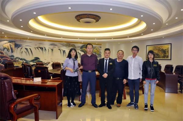 鴻業(yè)家具第43屆家博會(huì)圓滿(mǎn)成功