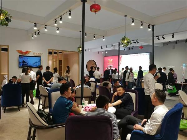 鴻業(yè)家具第43屆家博會(huì)圓滿(mǎn)成功