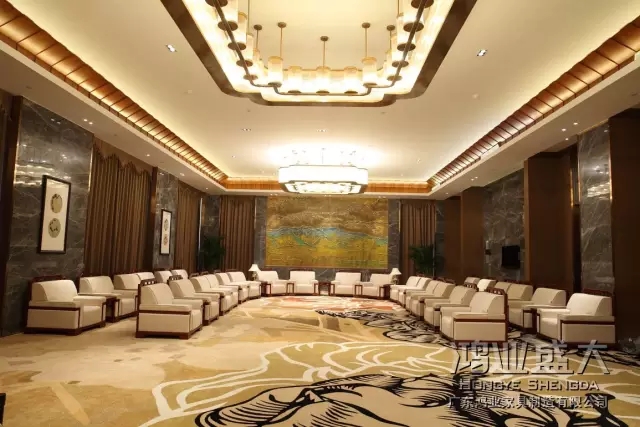 優(yōu)秀頂級質(zhì)感，質(zhì)地堅實，奢華檔次