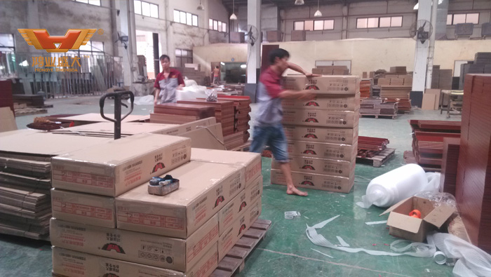 小編也在半個(gè)月前跟蹤拍攝了陜西某政府的車間包裝現(xiàn)場(chǎng)