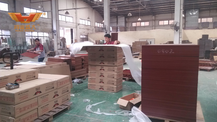 小編也在半個(gè)月前跟蹤拍攝了陜西某政府的車間包裝現(xiàn)場(chǎng)