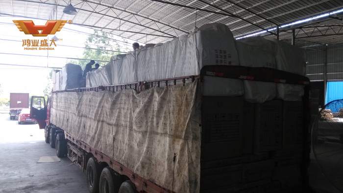    鴻業(yè)家具出貨平臺(tái)為杜總辦公家具采購(gòu)項(xiàng)目裝貨現(xiàn)場(chǎng)直擊：