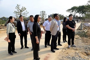 鶴山市政協(xié)黨組書記、主席馮偉華同志帶領(lǐng)各專委會(huì)主任一行赴鴻業(yè)集團(tuán)調(diào)研工作
