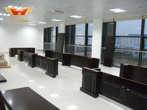 會(huì)議大廳辦公家具 湘投金天鈦金屬公司會(huì)議室安裝現(xiàn)場(chǎng)圖